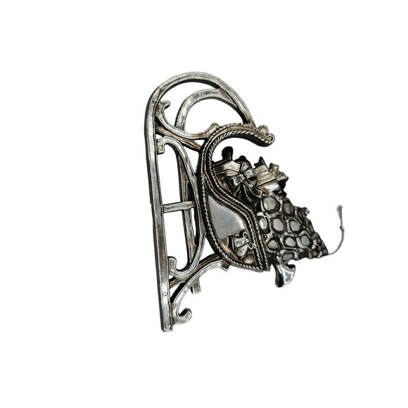 Large Lot of 11 Silver Tone Christmas Ornaments Sleigh Snowman Reindeer Etc - Picture 5 of 7